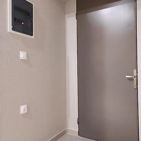 Ladadika New 1 Apartment *